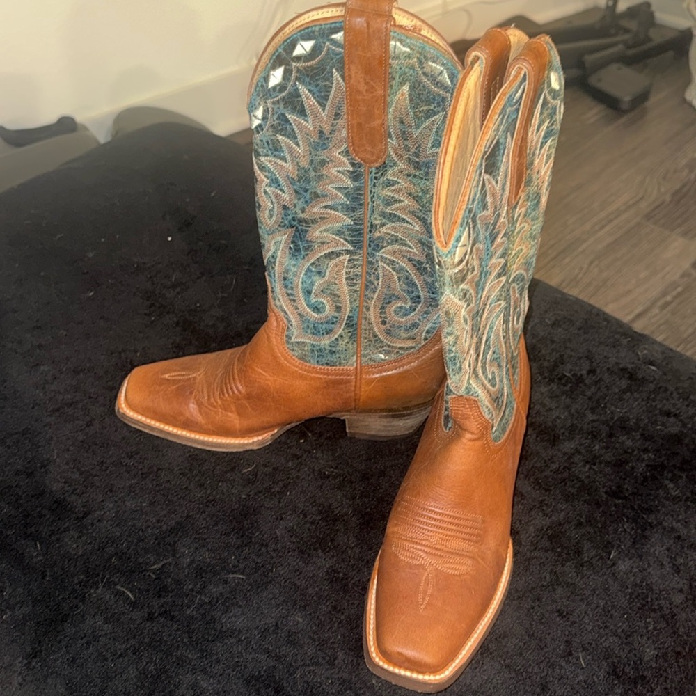 Women’s western boots